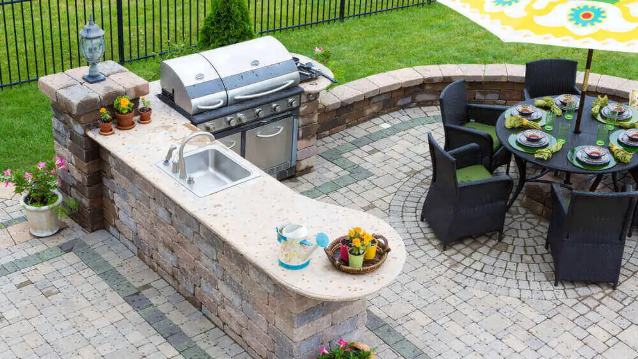 Benefits of Incorporating Pavers in Your Outdoor Kitchen Design